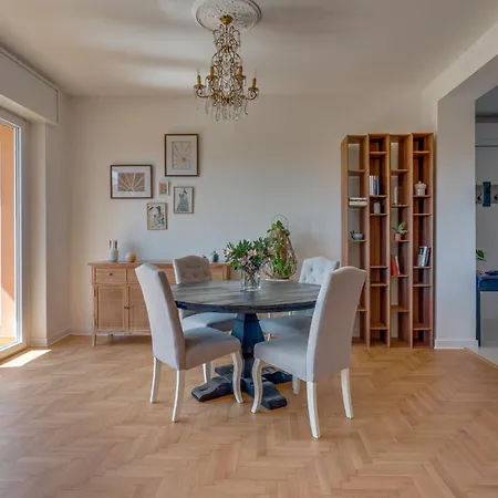 Heaven 11 Design Con Vista Castello E Garage Box Appartement