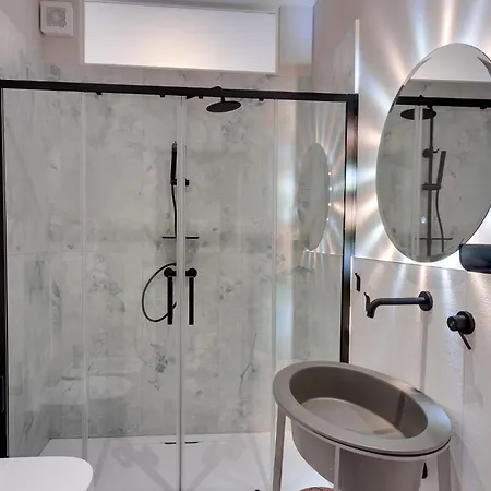 Heaven 11 Design Con Vista Castello E Garage Box *