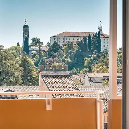 Heaven 11 Design Con Vista Castello E Garage Box Appartement *