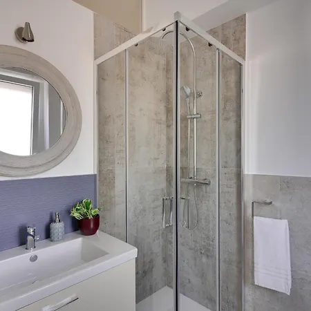 Heaven 11 Design Con Vista Castello E Garage Box *